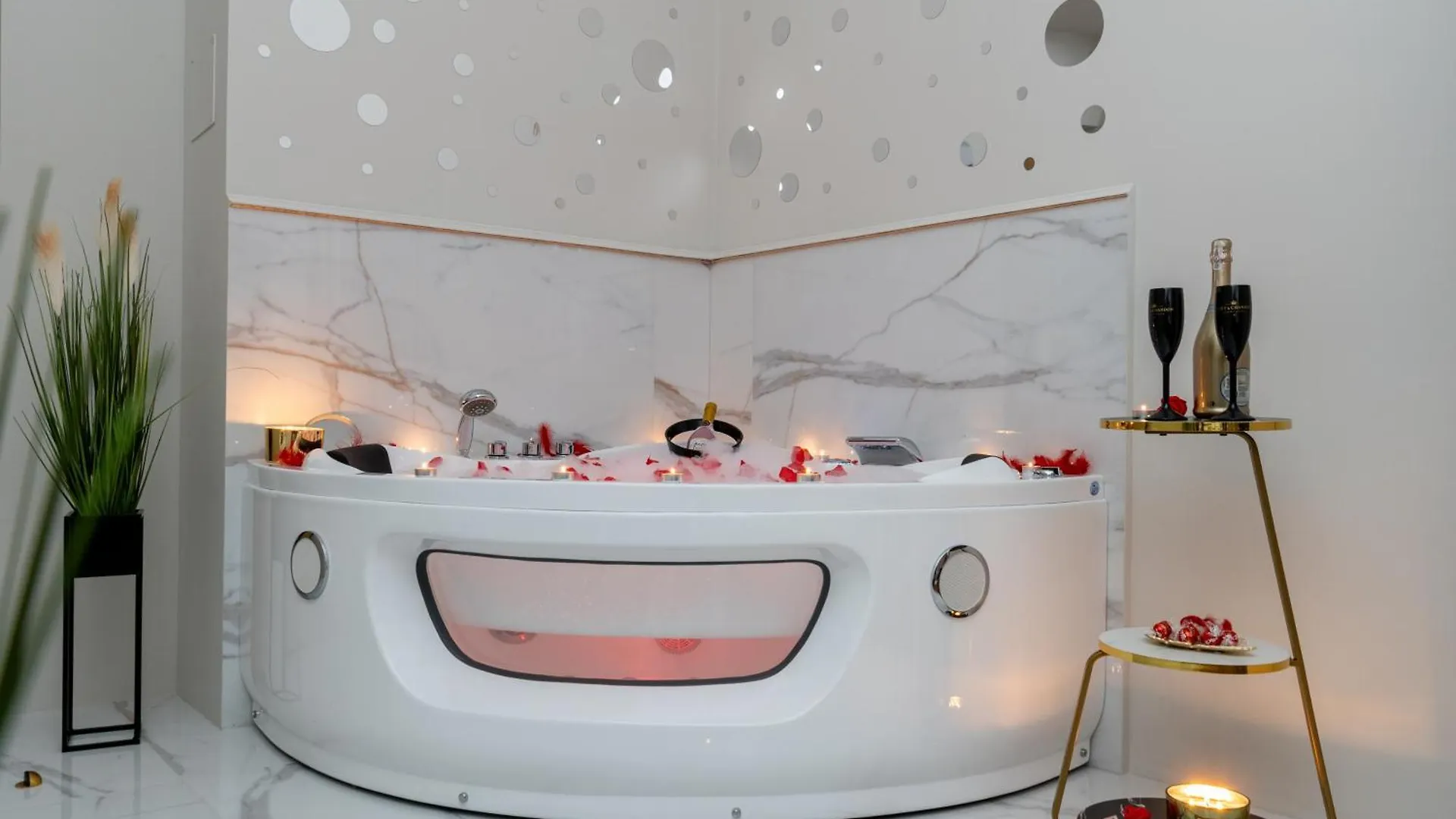 Apartment Jacuzzi Berka Apartamenty Krakow Poland